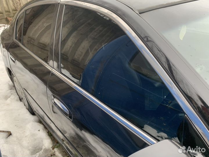 Боковые стекла Nissan Skyline 35