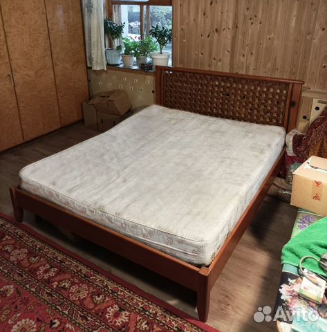 Двуспальная кровать с матрасом Consul
