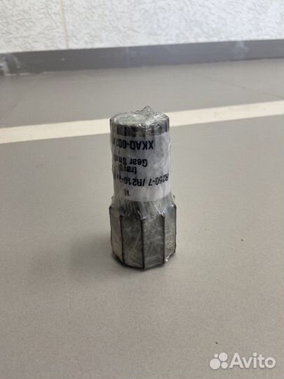 Вал редуктора xkaq-00242 Hyundai R210