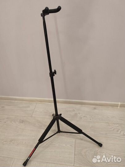 Стойка для гитары напольная