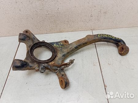 Кулак передний левый