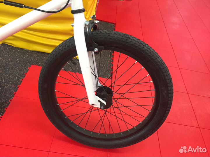 Велосипед Stark'19 Madness BMX 3 20' белый/золотис