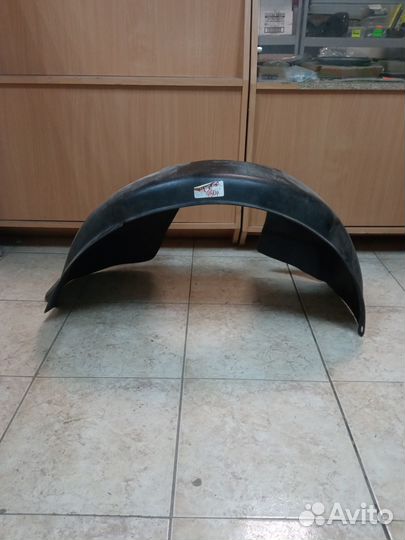 Подкрылок передний правый Kia Rio