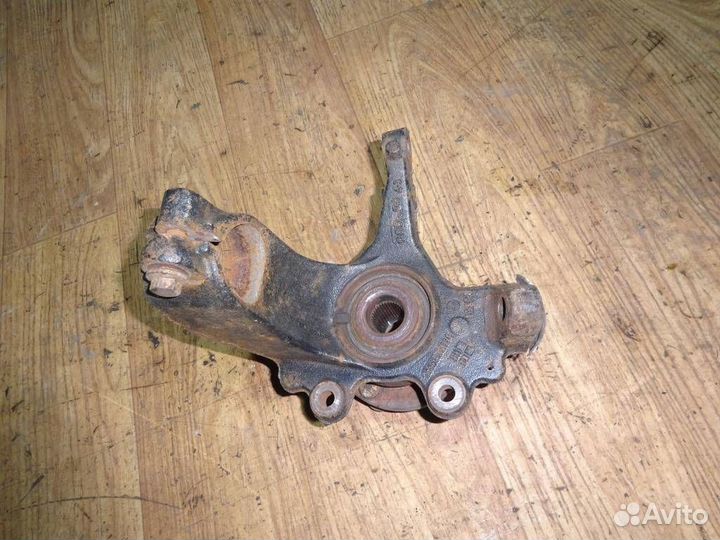 Кулак поворотный передний правый Ford Focus II 20