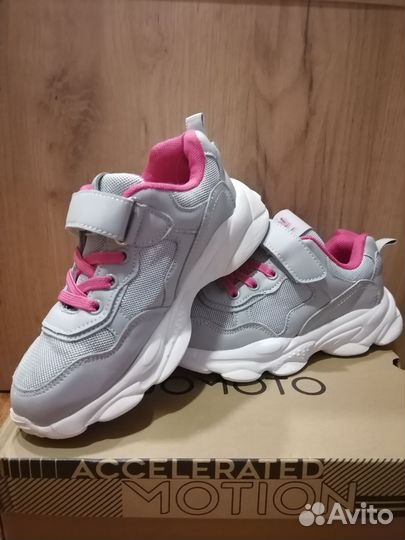 Кроссовки р-р 32