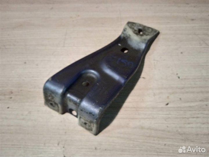 Кронштейн Vw Passat B6