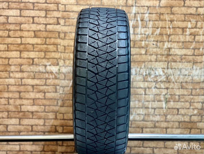 Bridgestone Blizzak DM-V2 215/60 R17