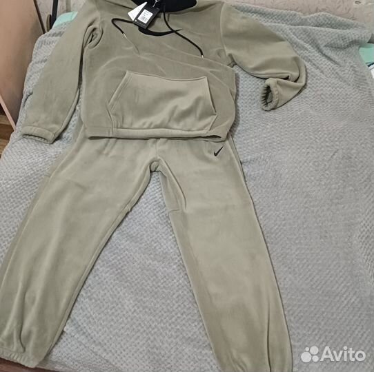 Продам костюм nike