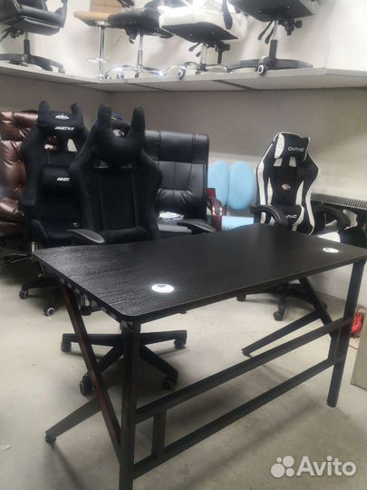 Игровой компьютерный стол лайт