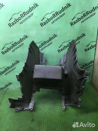 Накладка (кузов внутри) Nissan Primera (P11) II ре