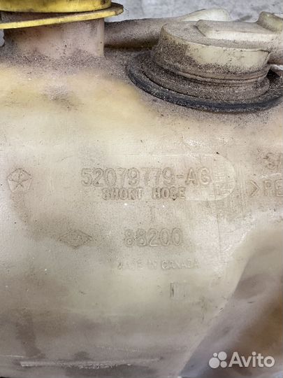 Бачок расширительный Jeep Grand Cherokee WJ 4.7