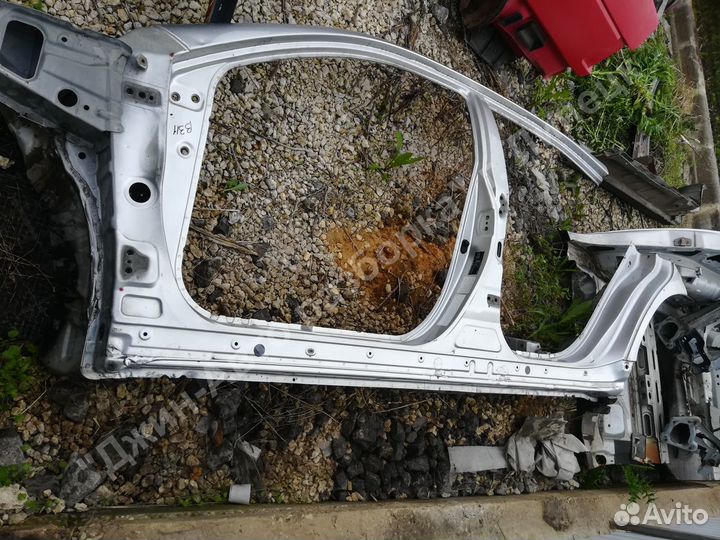 Левый порог со стойкой и задней аркой camry V40