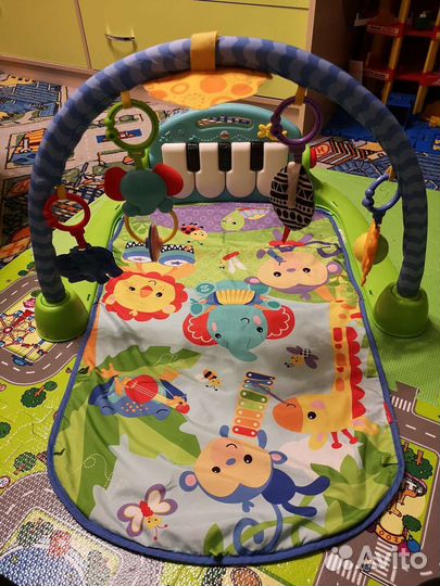 Развивающий коврик Fisher Price с пианино