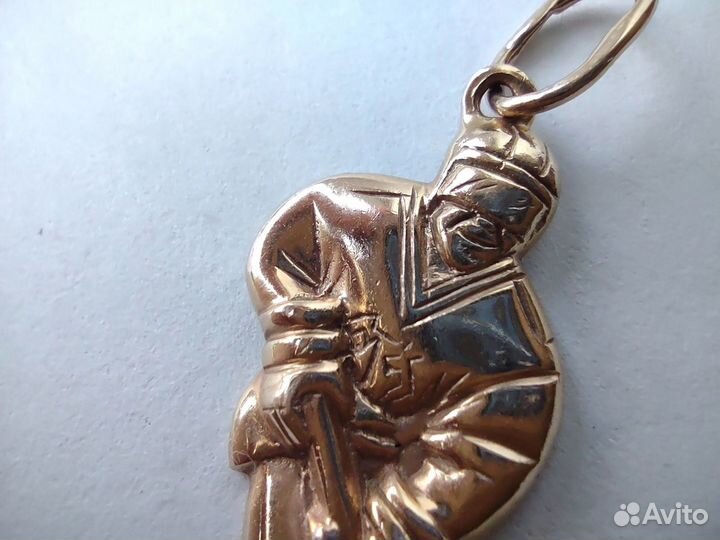 Подвеска кулон Хоккеист золото 585