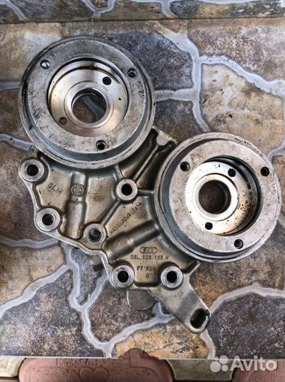 Распредвал и кронштейн опорный на audi Q3