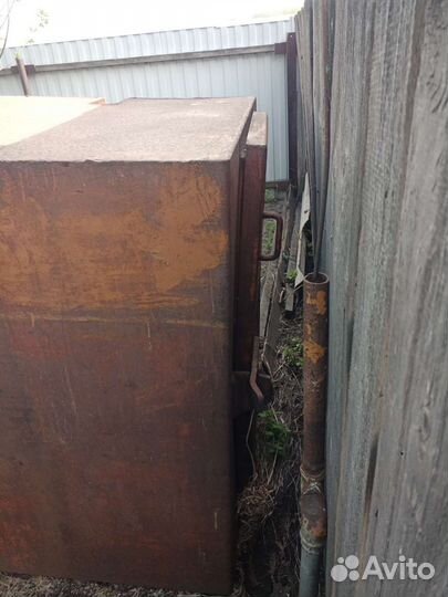 Ящик металлический с замком