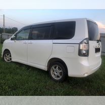 Toyota Voxy 2.0 CVT, 2008, 312 000 км, с пробегом, цена 1 450 000 руб.