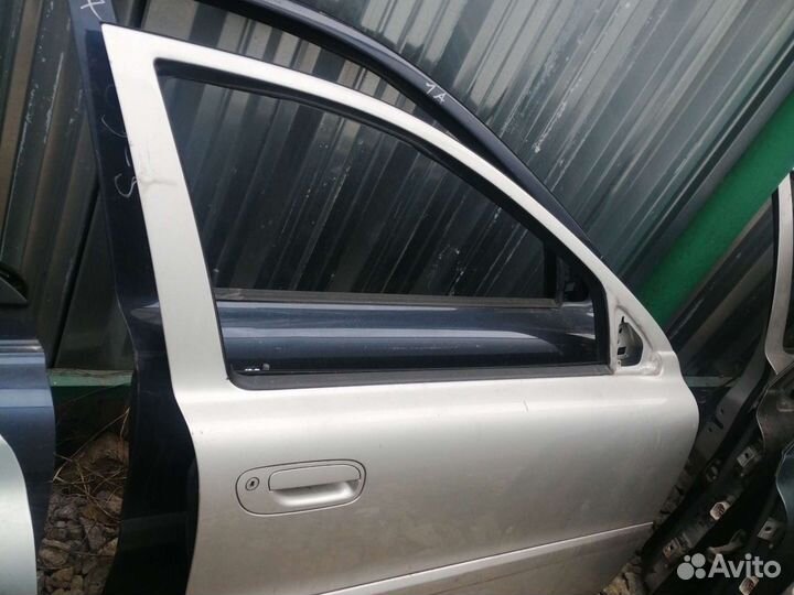 Дверь передняя правая на Volvo S60