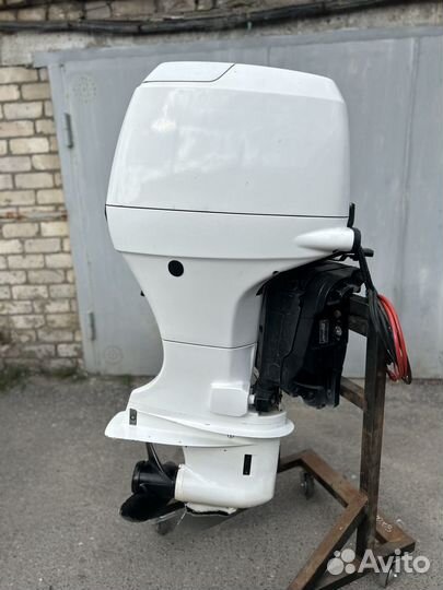 Лолочный мотор suzuki DF70