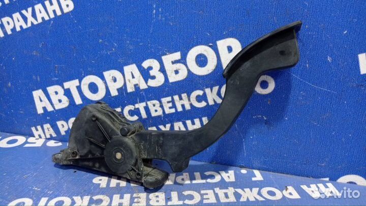 Педаль газа Ford Focus 2 седан 2006