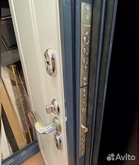 Дверь металлическая