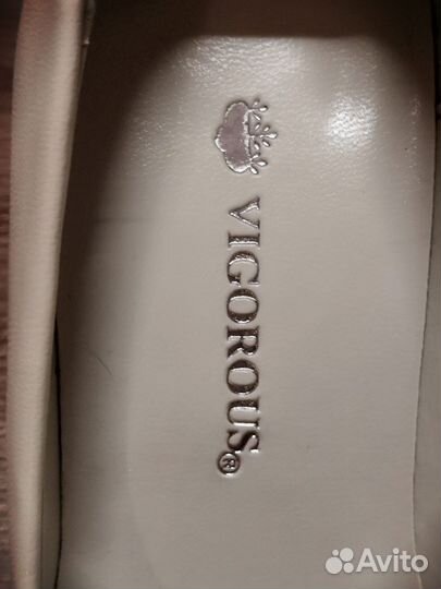 Туфли женские белые