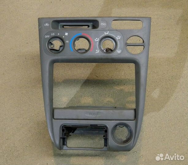 Консоль центральная Toyota Corolla E110