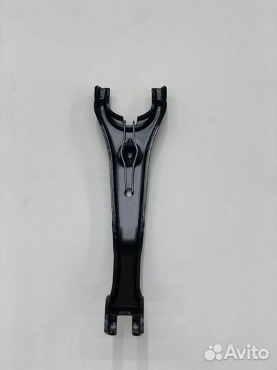 Вилка сцепления в сборе Гранта,Калина,Приора