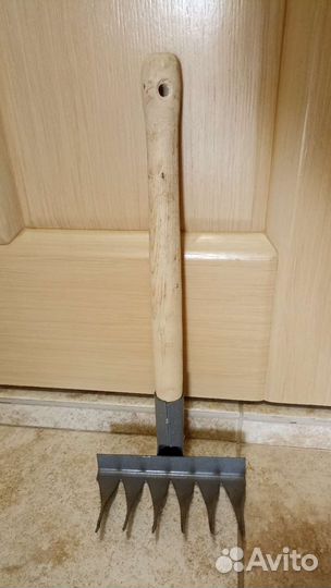 Грабли садовые