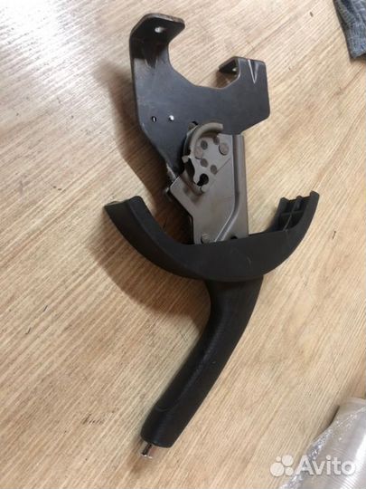 Кожух рычага стояночного тормоза Ssangyong Actyon