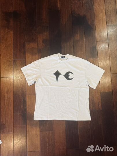 Thug club opium футболка на руках