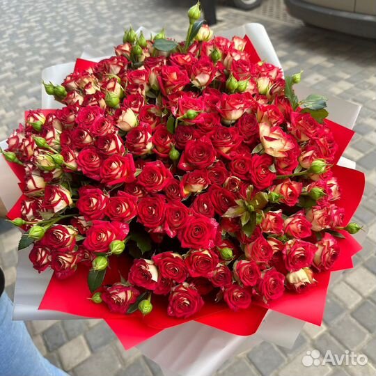 Букет из кустовых роз