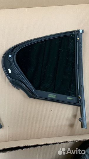 Боковое стекло двери неподвиж BMW 7 F01