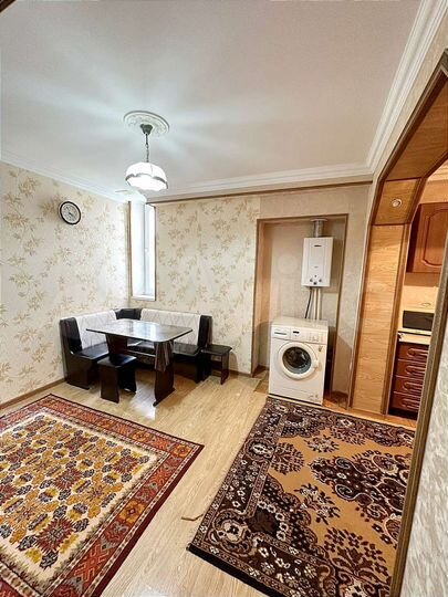 2-к. квартира, 60 м², 2/5 эт.