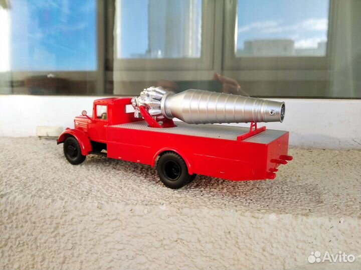 Модель пожарной машины маз-200