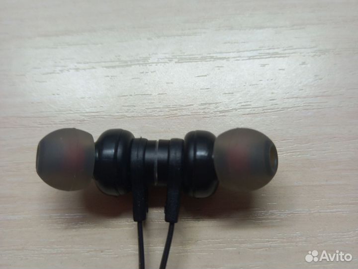 Беспроводные наушники