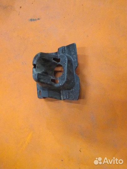 Крепеж форсунки BMW X6 F16 2014-н.в