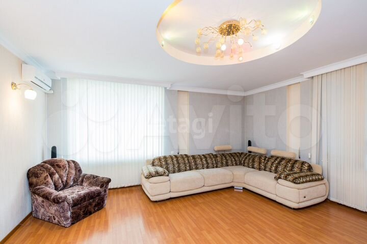 3-к. квартира, 109,5 м², 2/4 эт.