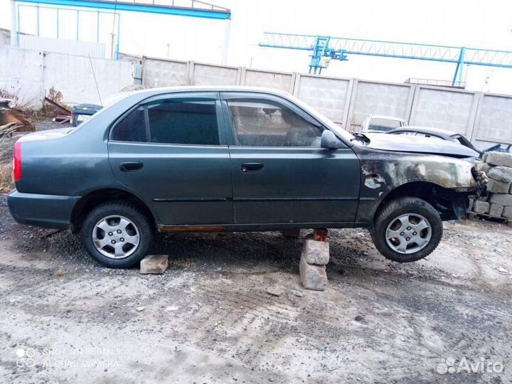 Hyundai Accent II (1999—2012) Кулак поворотный