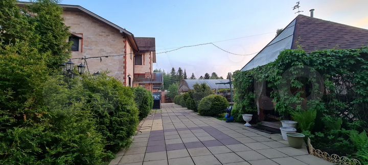 Дом 350 м² на участке 15 сот.