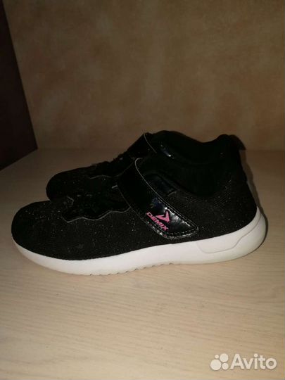 Кроссовки для девочки