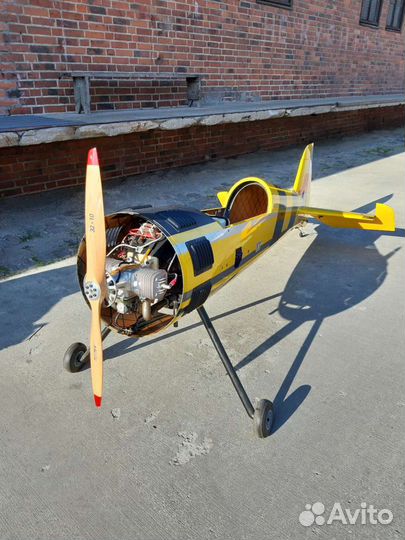 Модель радиоуправляемого самолета як55сп 3.3 метра