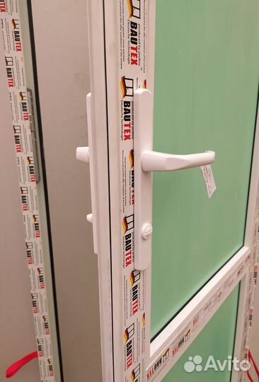 Дверь пвх 70см на 200см