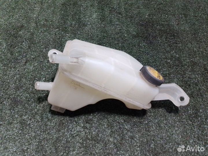 Бачок расширительный Toyota Auris NZE151 1NZ-FE