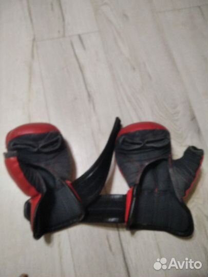 Перчатки для рукопашного боя