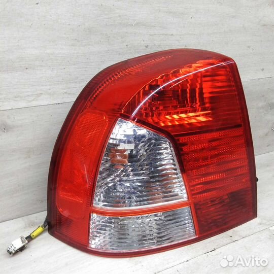 Фонарь задний левый Kia Shuma II лифтбек