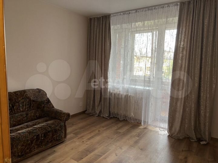 2-к. квартира, 60 м², 4/10 эт.