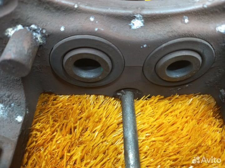 Суппорт задний правый Volkswagen Touareg 7L AXQ