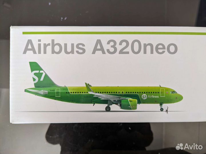 Коллекционный самолет Airbus A320neo S7 airlines