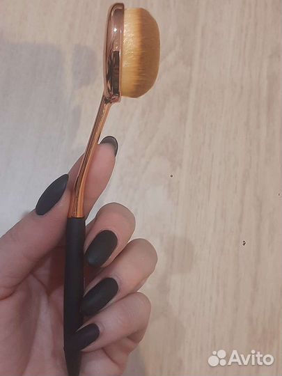 Кисть для макияжа